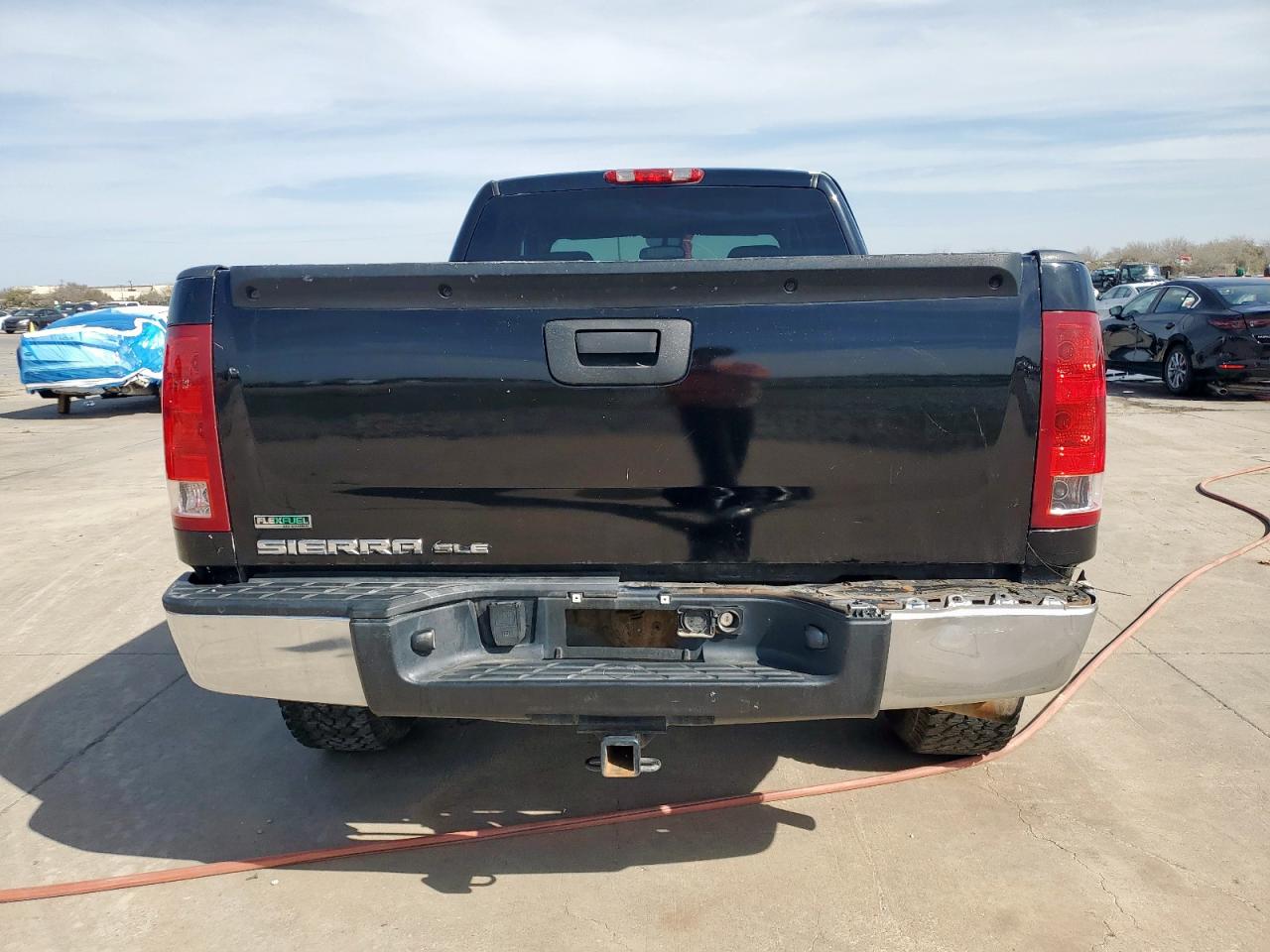 2010 GMC Sierra - Image 6