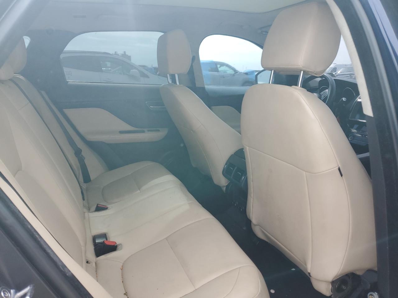 2020 Jaguar F-Pace - Image 11