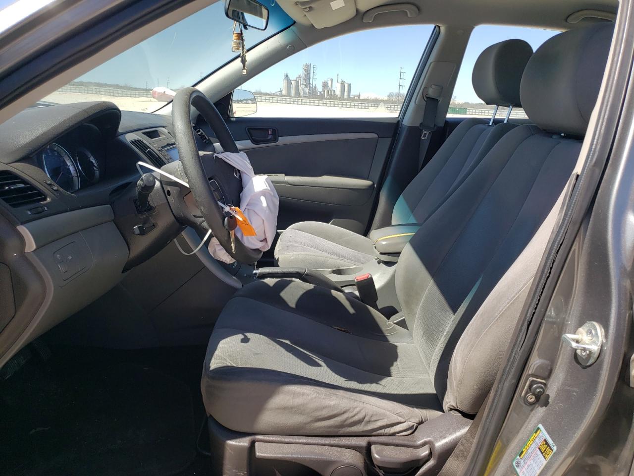 2010 Hyundai Sonata - Image 7