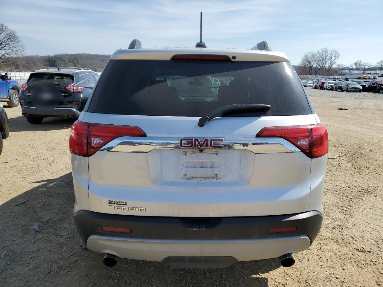 2018 GMC Acadia - Image 6