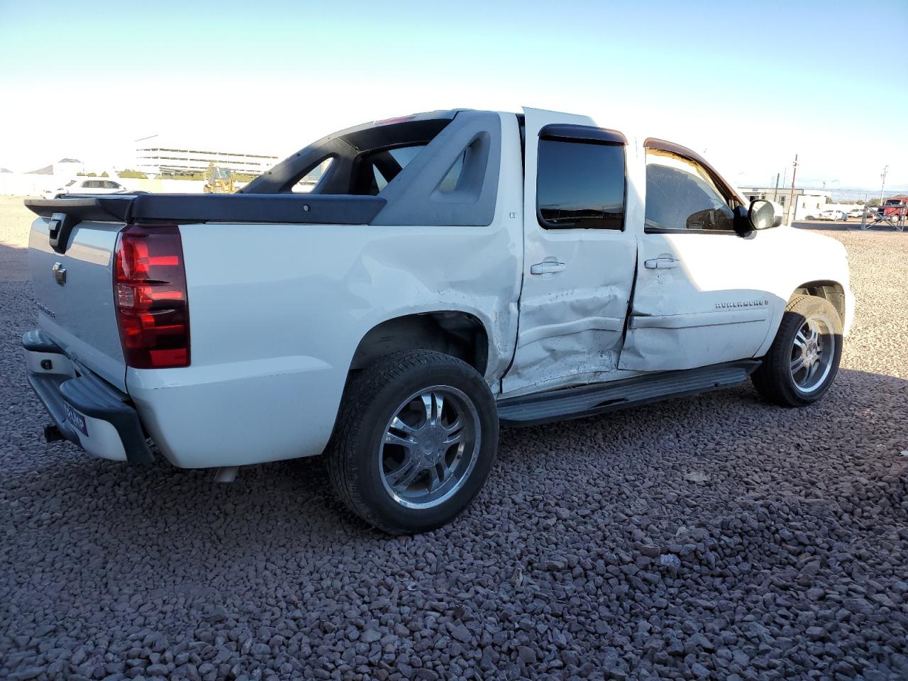 2009 Chevrolet Avalanche - Image 3