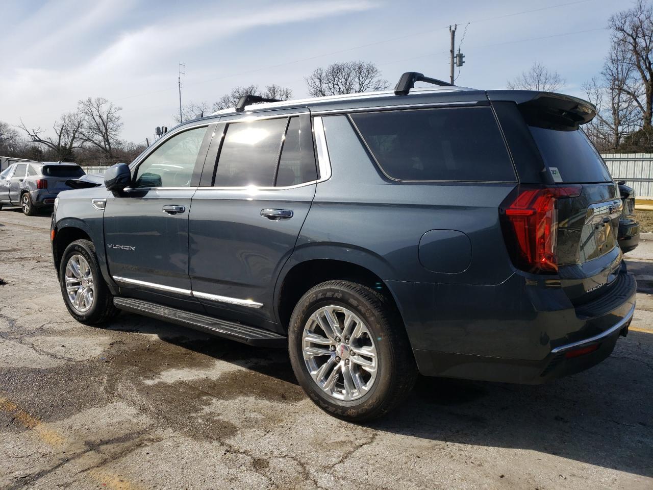 2021 GMC Yukon - Image 2