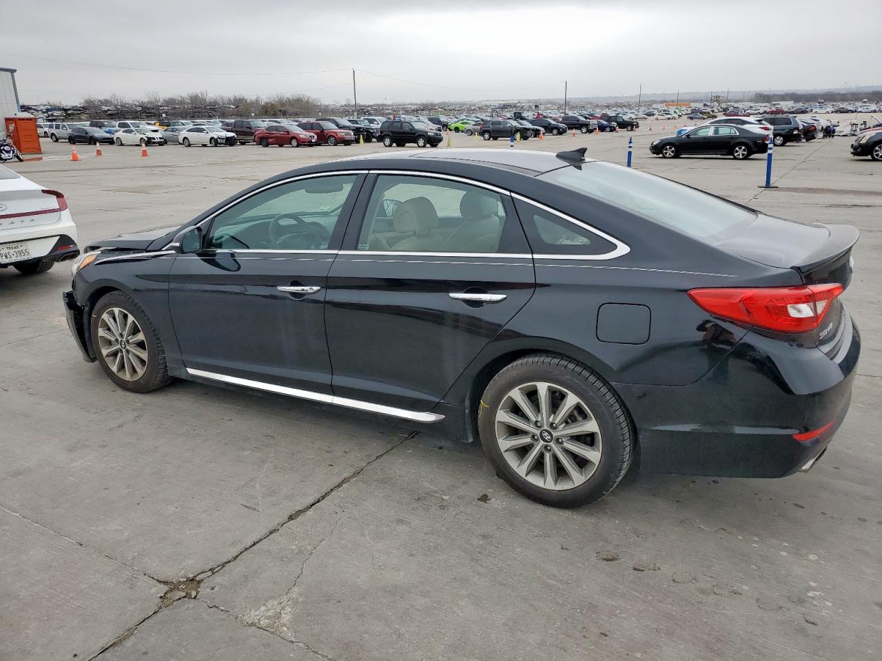 2016 Hyundai Sonata - Image 2