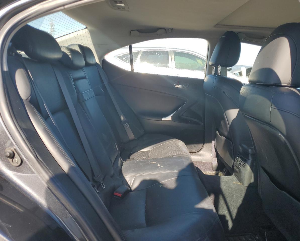 2006 Lexus IS - Image 10