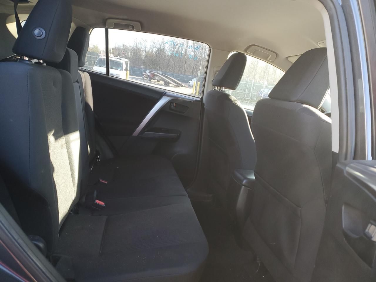 2017 Toyota RAV 4 - Image 11