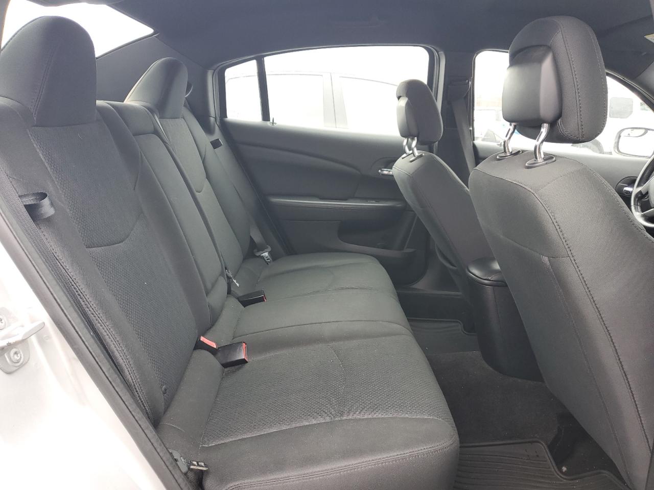 2012 Chrysler 200 - Image 10