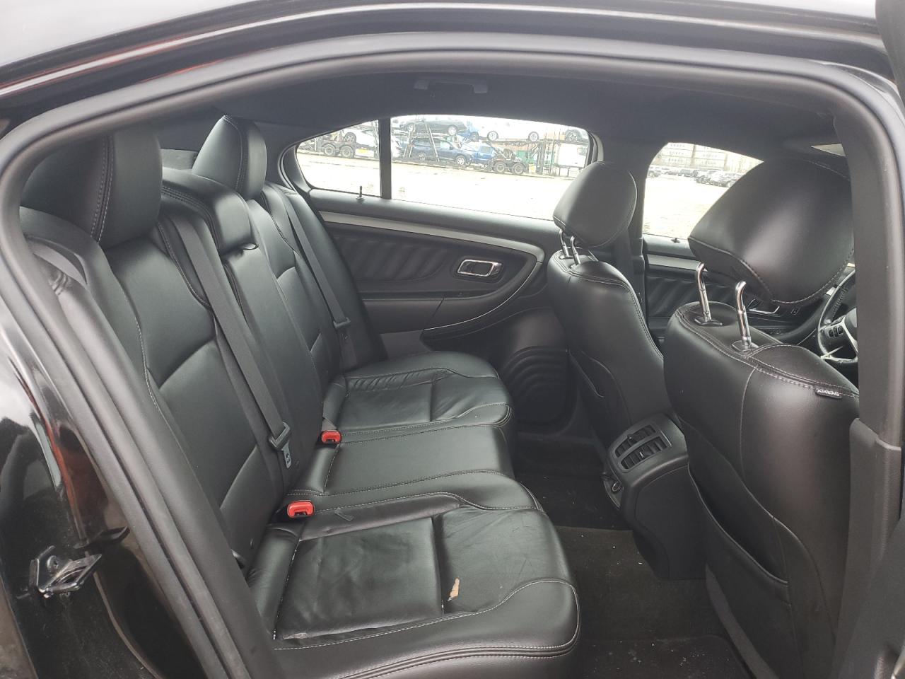 2013 Ford Taurus - Image 10