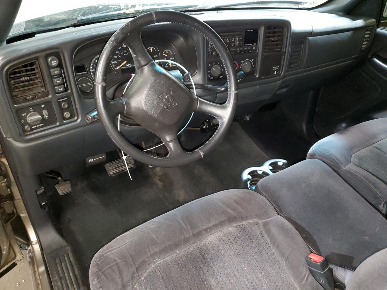 2002 Chevrolet Silverado - Image 8
