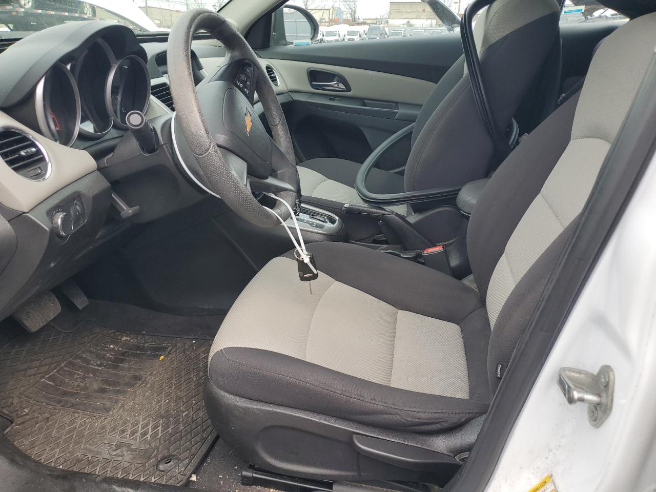 2014 Chevrolet Cruze - Image 7