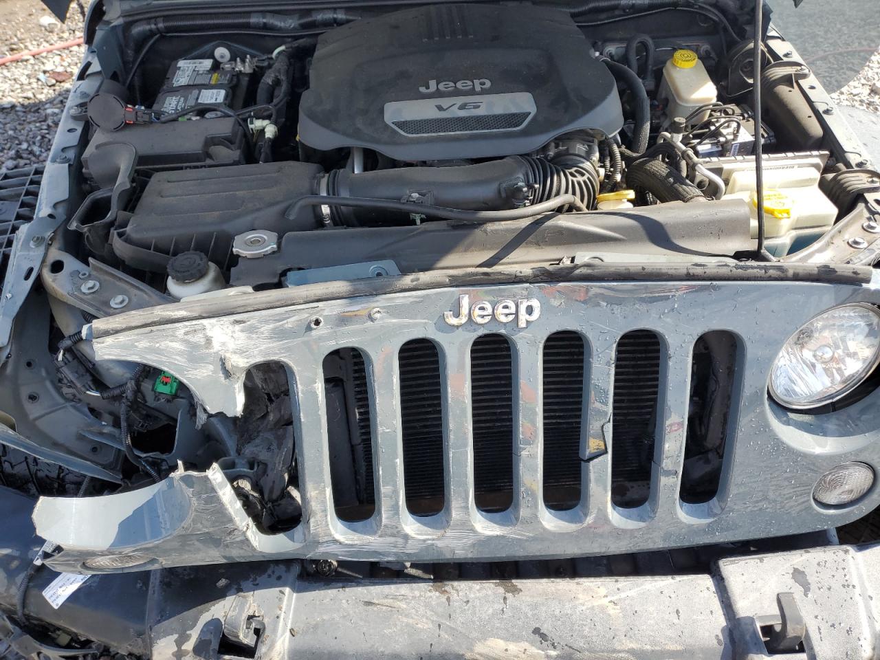 2015 Jeep Wrangler - Image 11