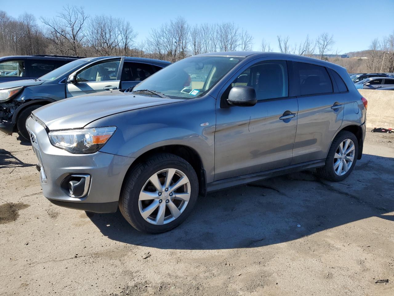 2015 Mitsubishi Outlander - Image 1