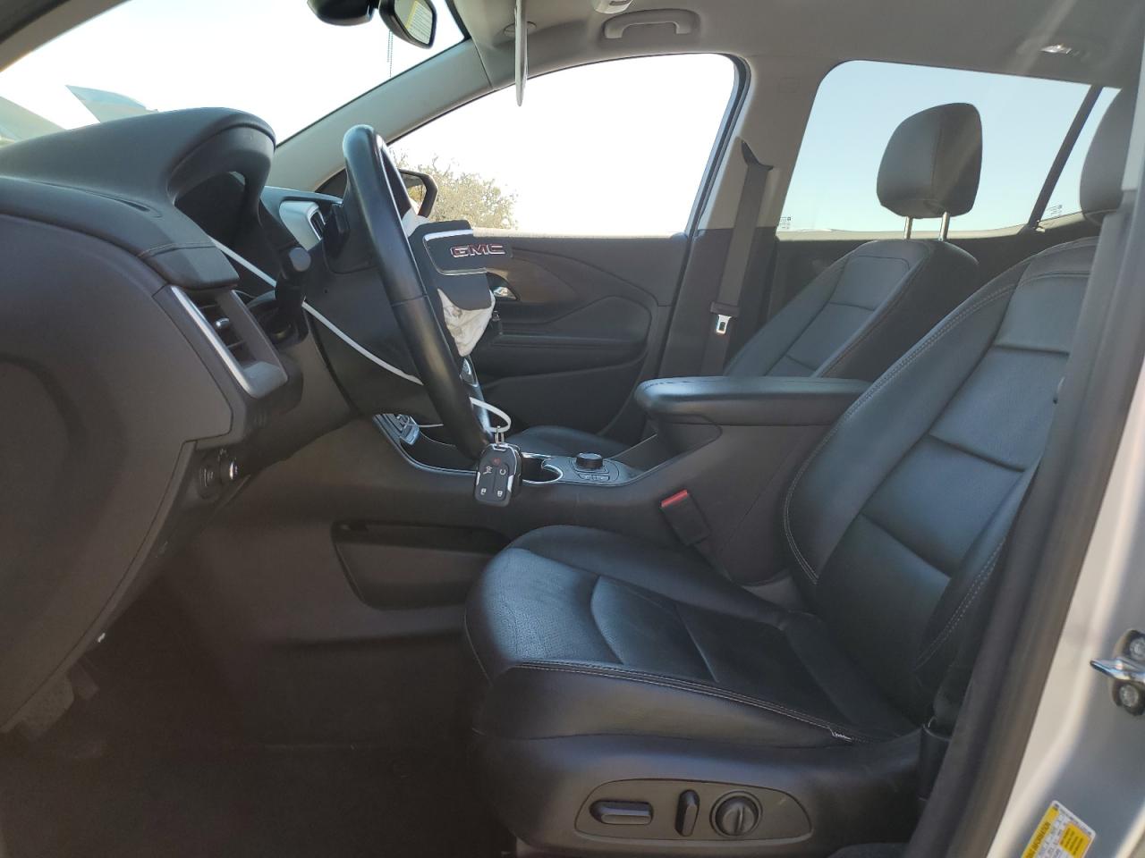 2020 GMC Terrain - Image 7