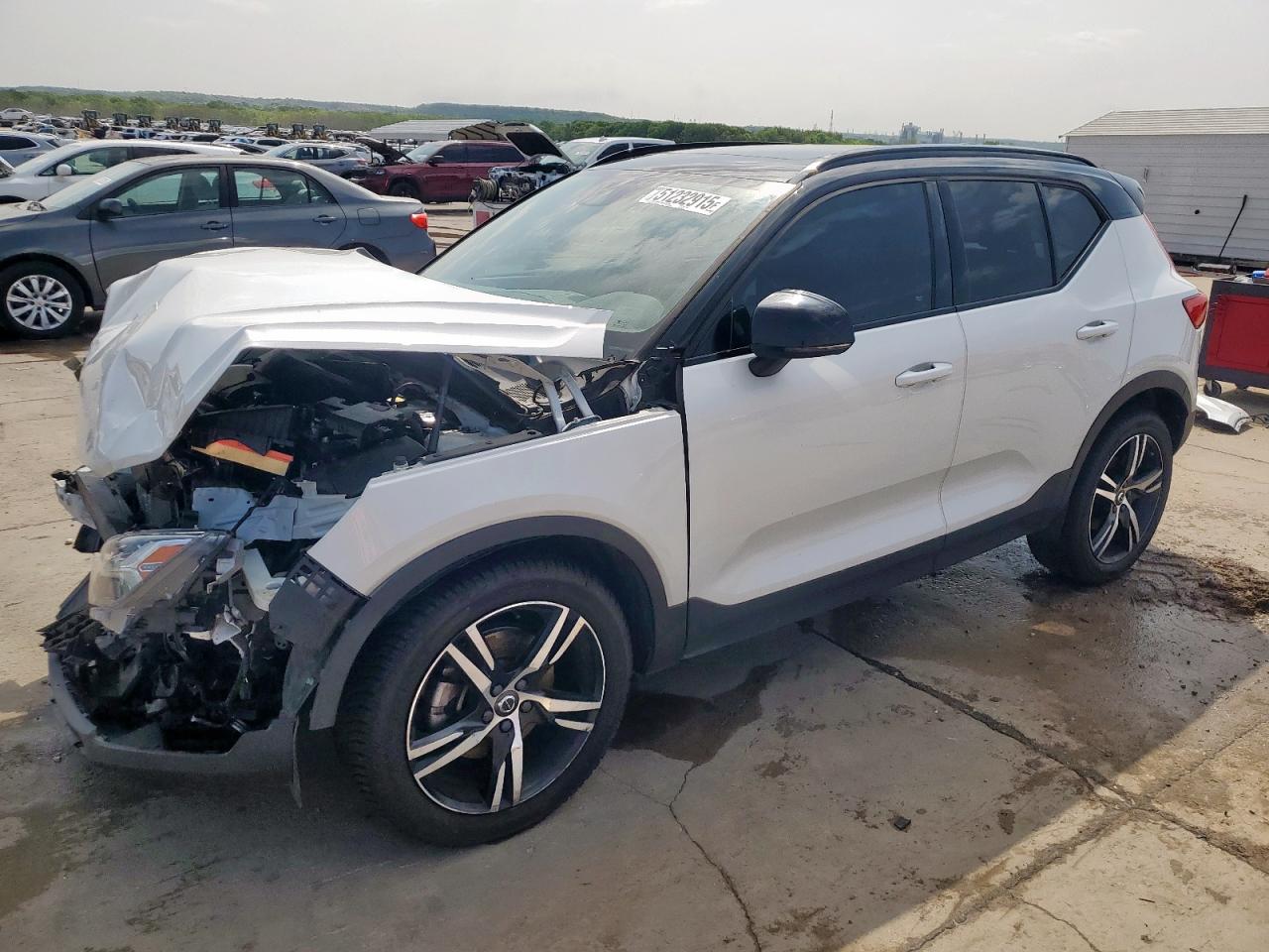 2019 Volvo Xc40 T4 R-Design for Sale in Grand Prairie, TX - Front End