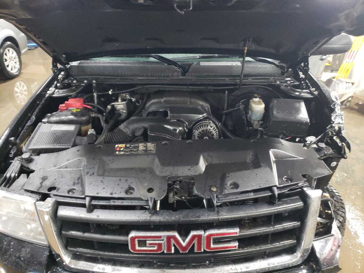 2011 GMC Sierra - Image 11