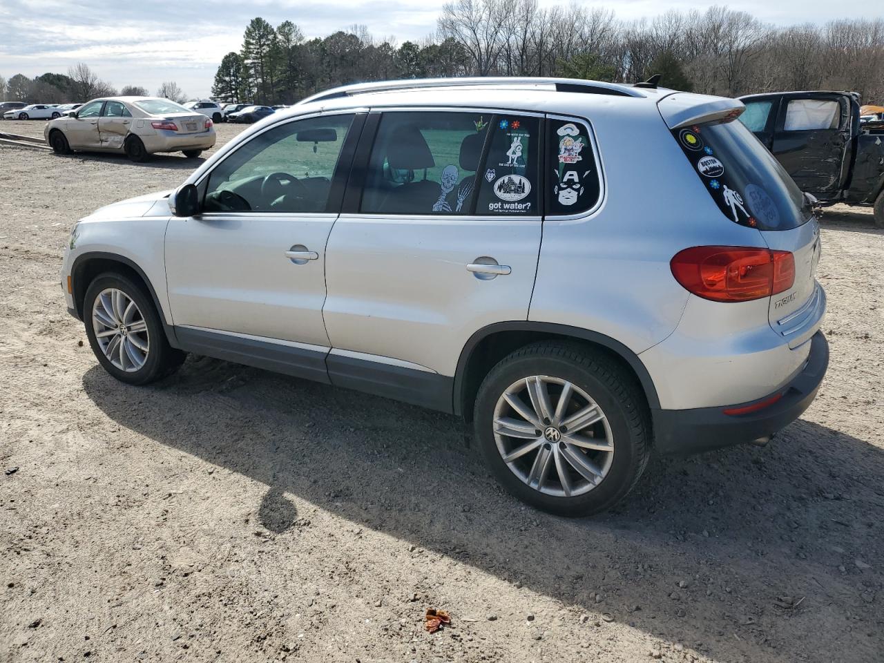 2012 Volkswagen Tiguan - Image 2