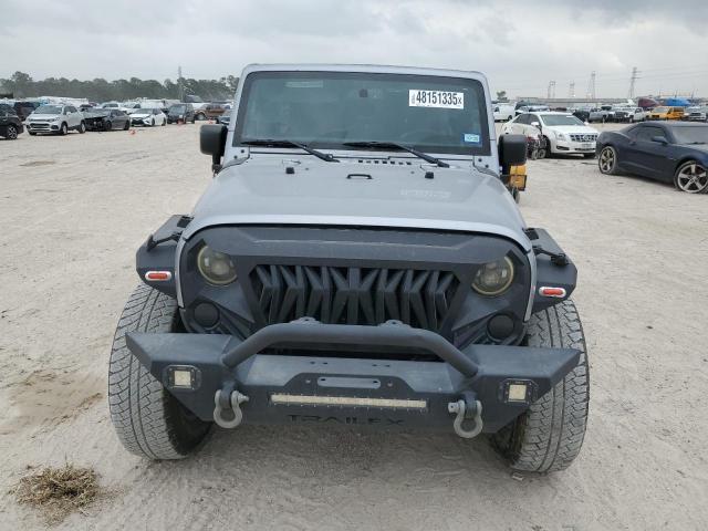  JEEP WRANGLER 2015 Srebrny