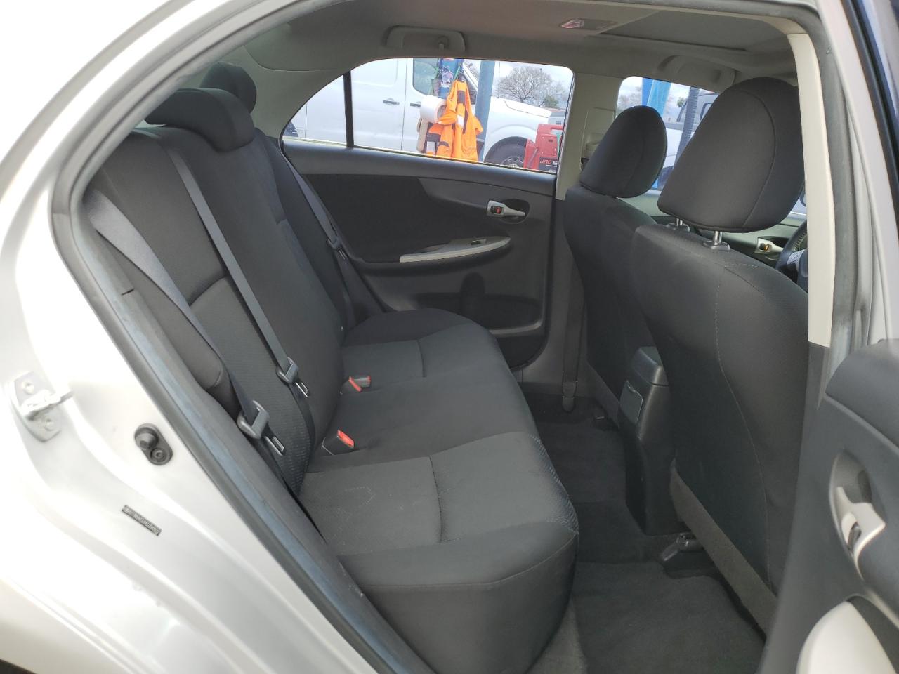 2010 Toyota Corolla - Image 10