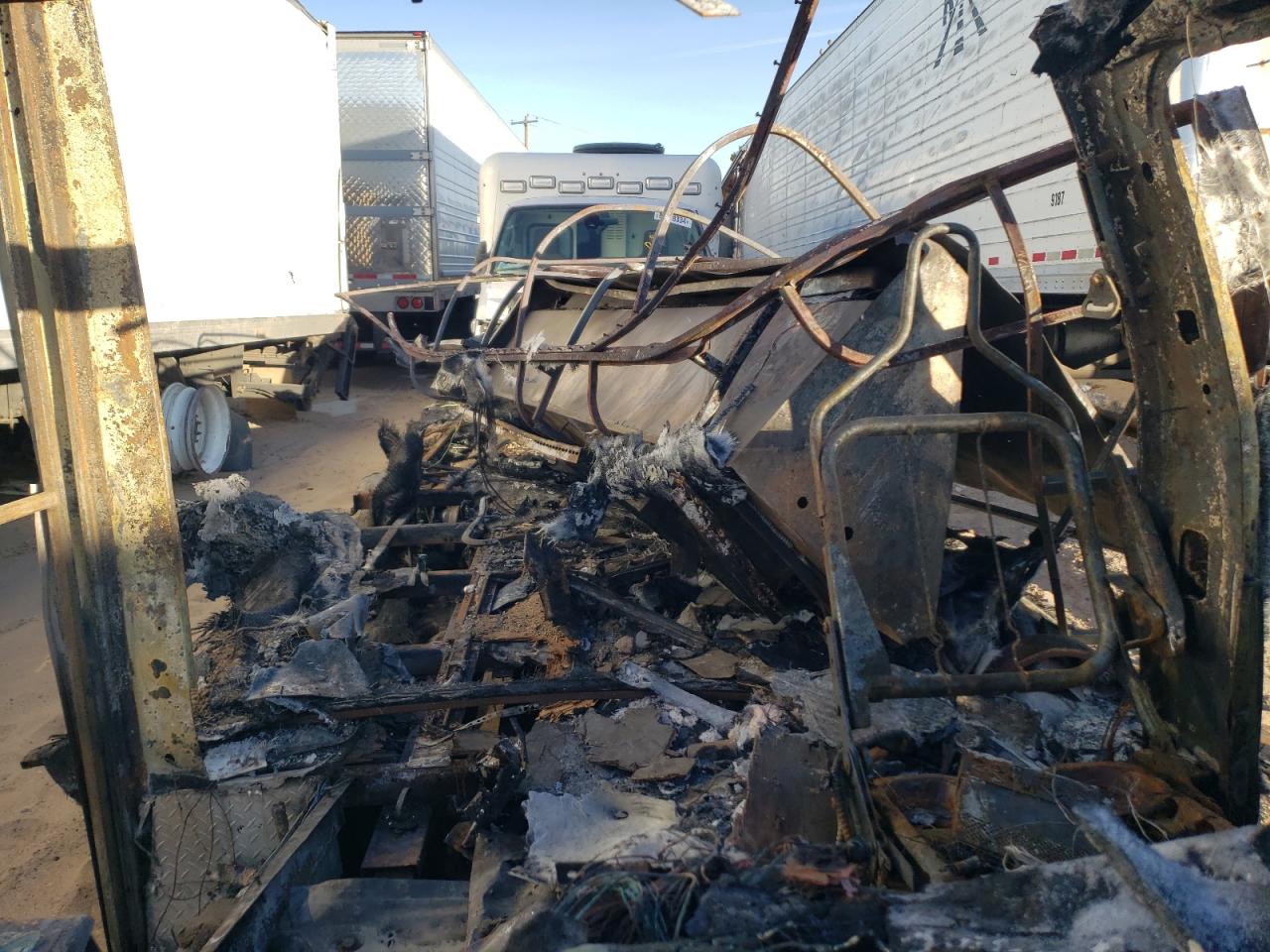 1998 Ford Econoline Commercial VIN: 1FDXE40S4WHA22033 Lot: 49981515