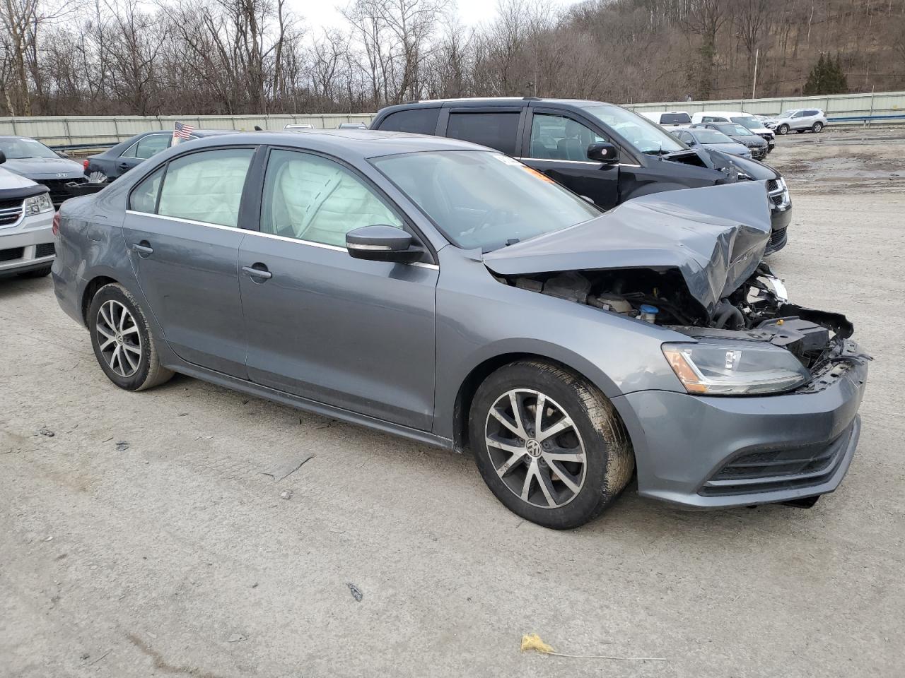 2017 Volkswagen Jetta - Image 4