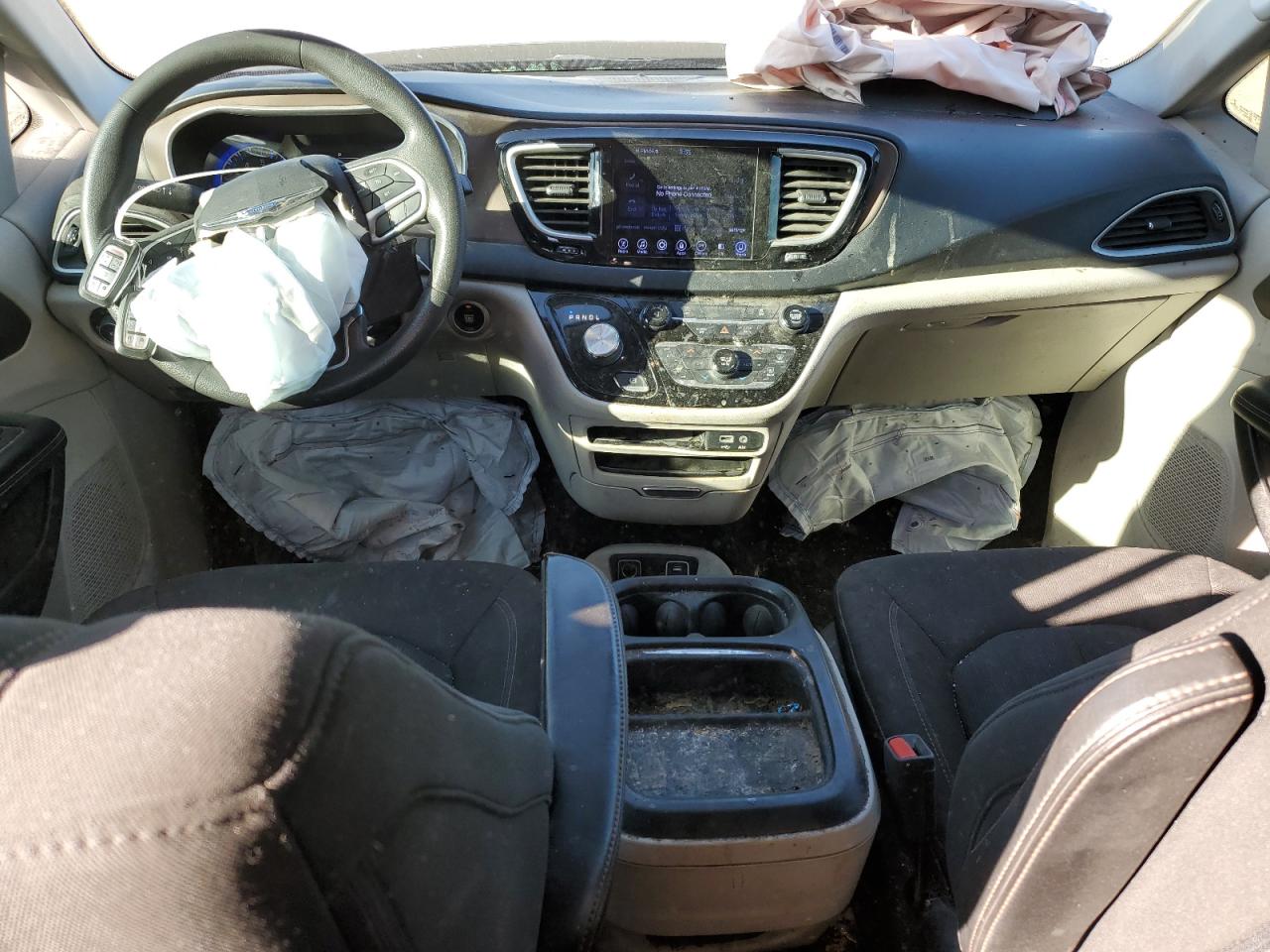 2017 Chrysler Pacifica - Image 8