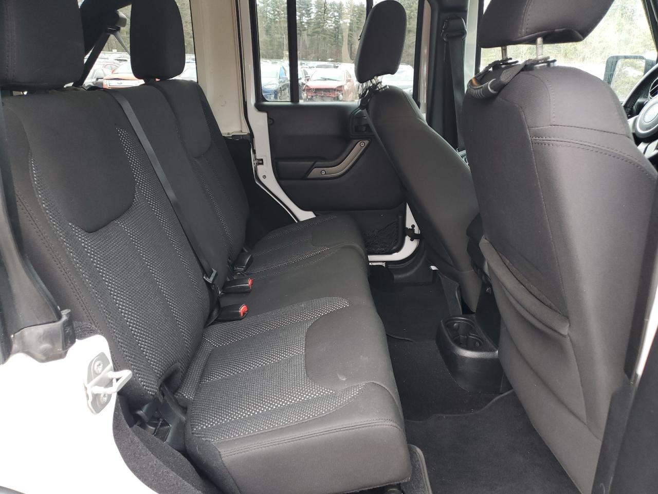 2016 Jeep Wrangler - Image 10