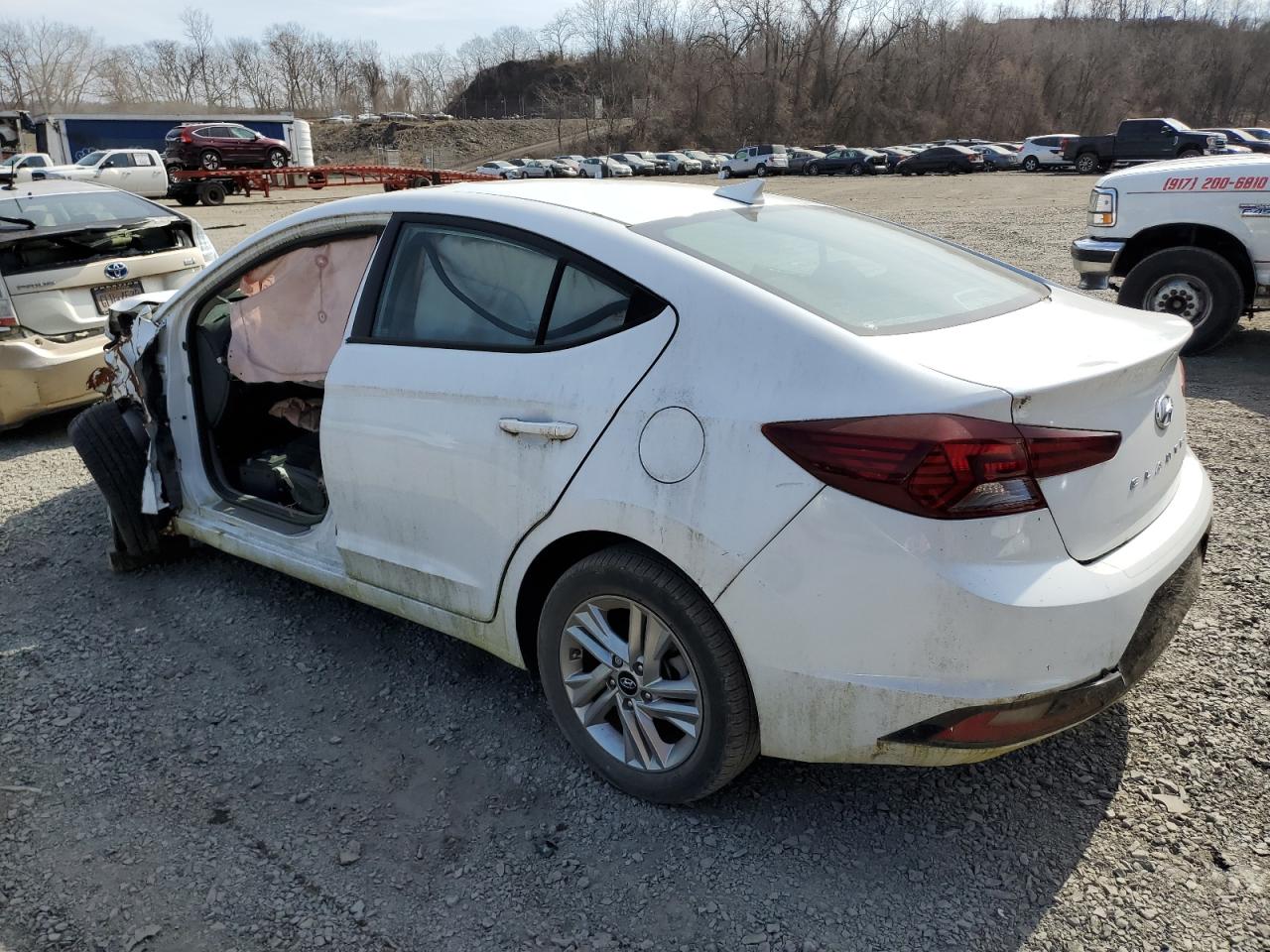 2020 Hyundai Elantra - Image 2