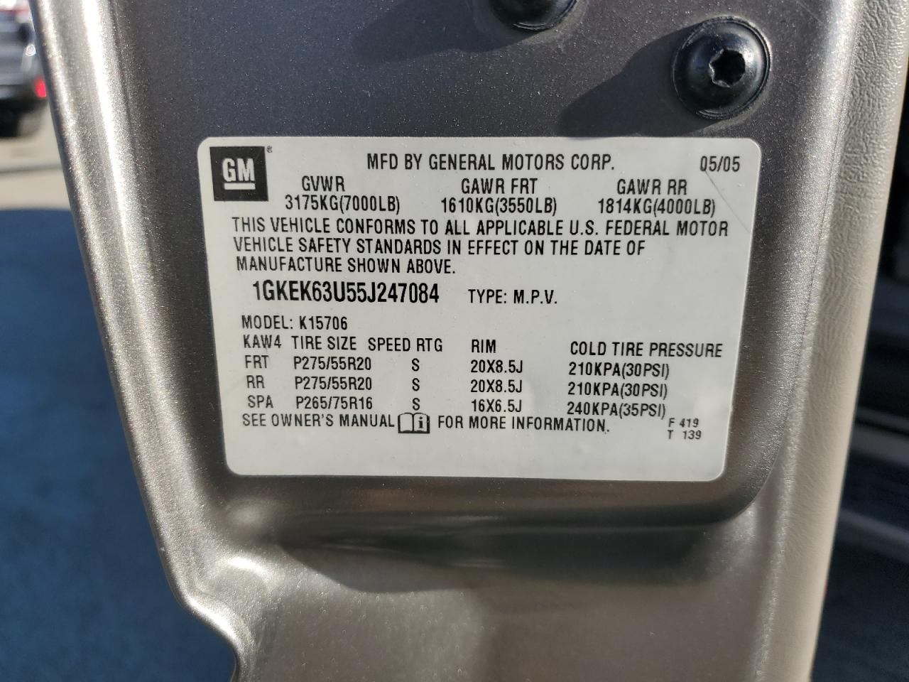 2005 GMC Yukon - Image 12