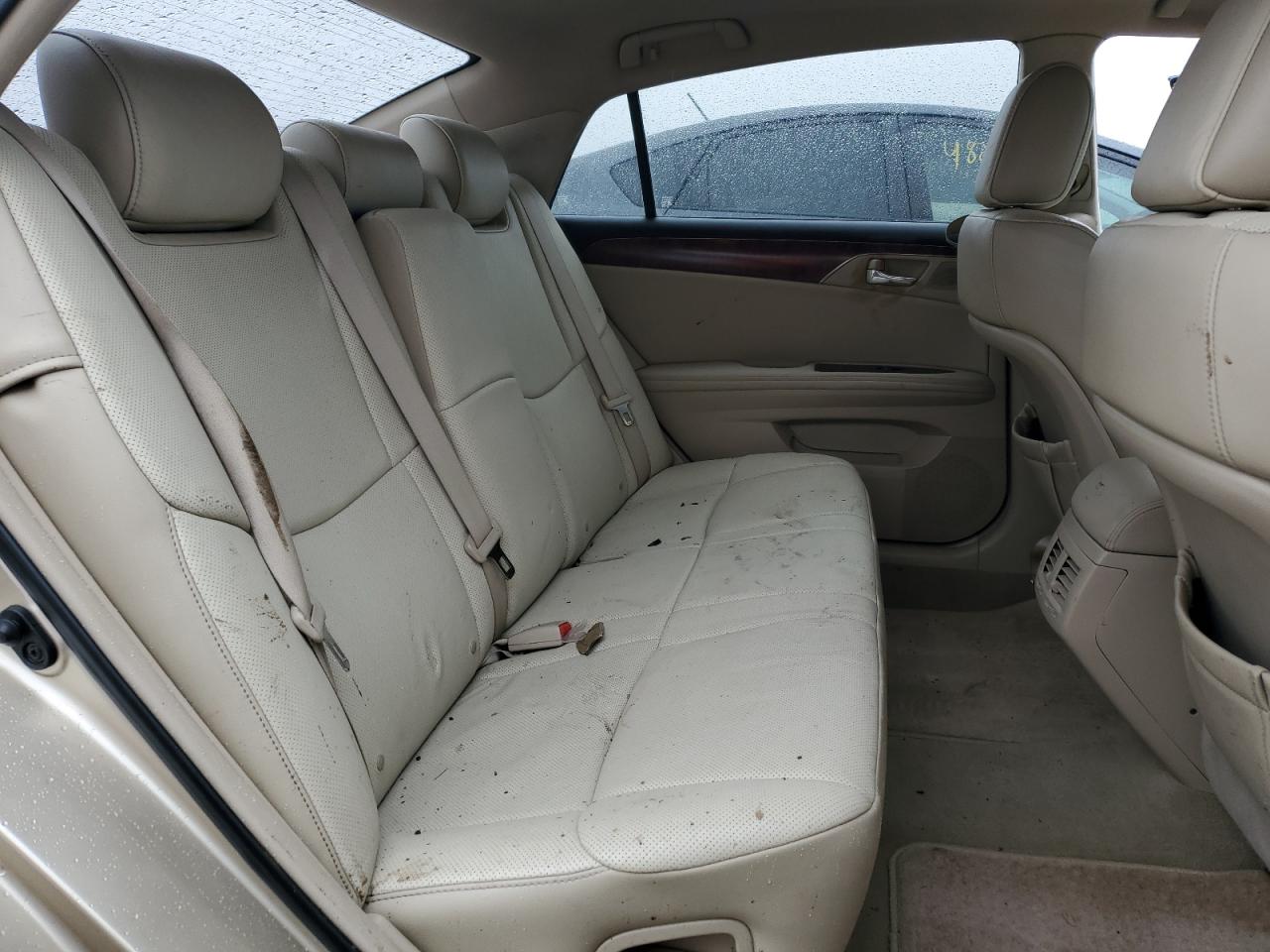 2011 Toyota Avalon - Image 10