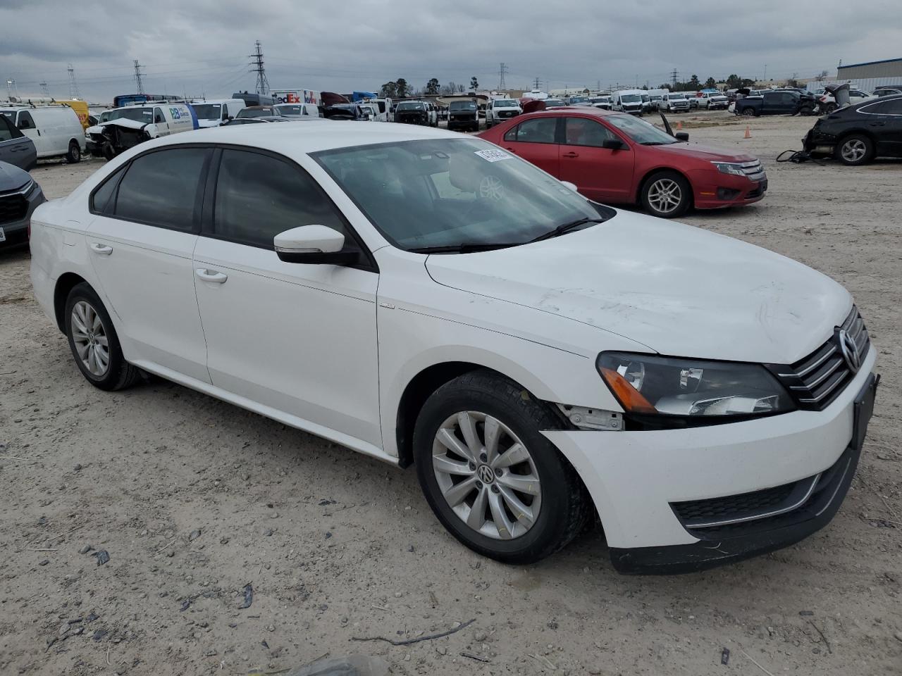 2015 Volkswagen Passat - Image 4