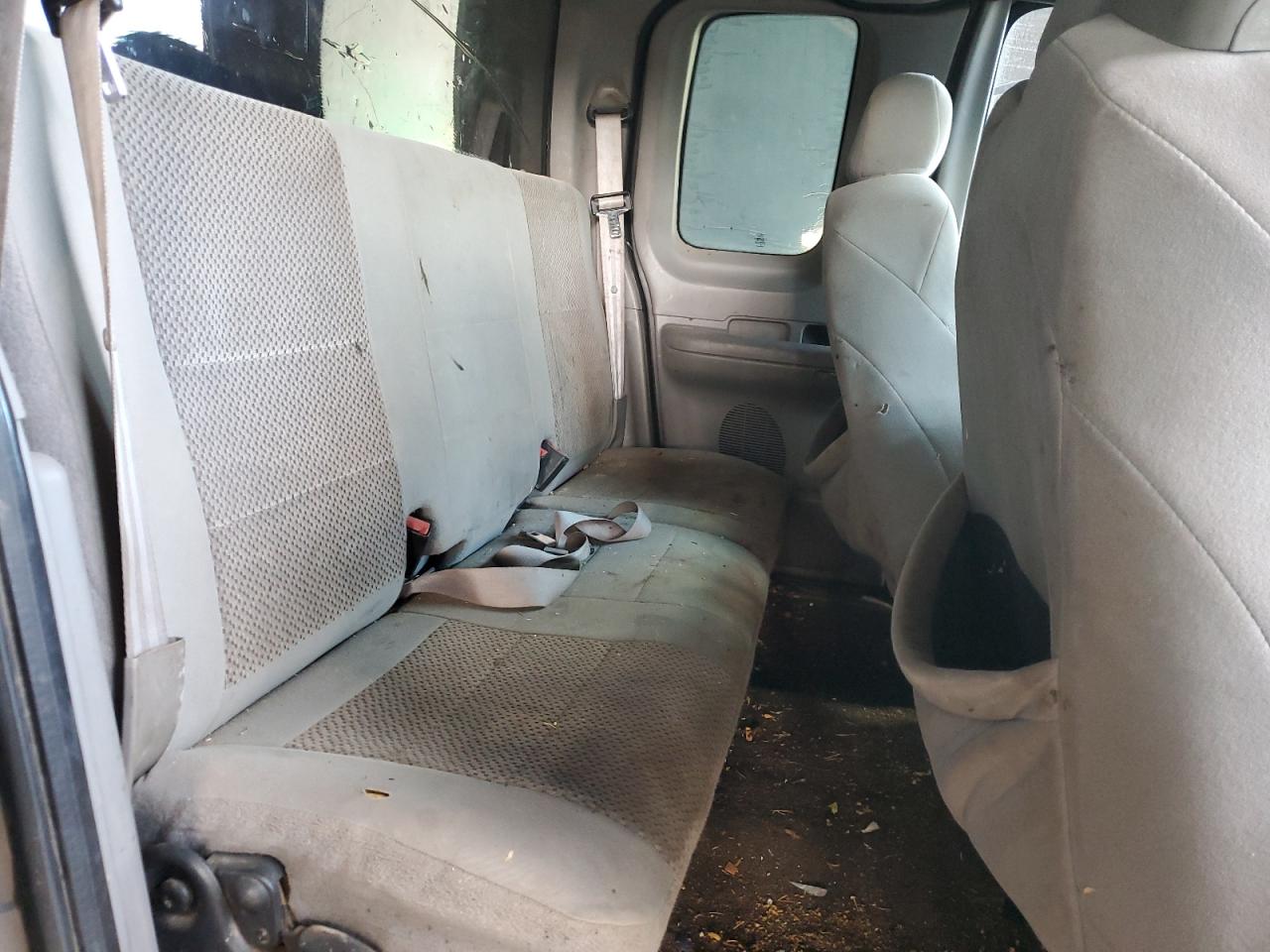 2004 Ford F-150 - Image 10