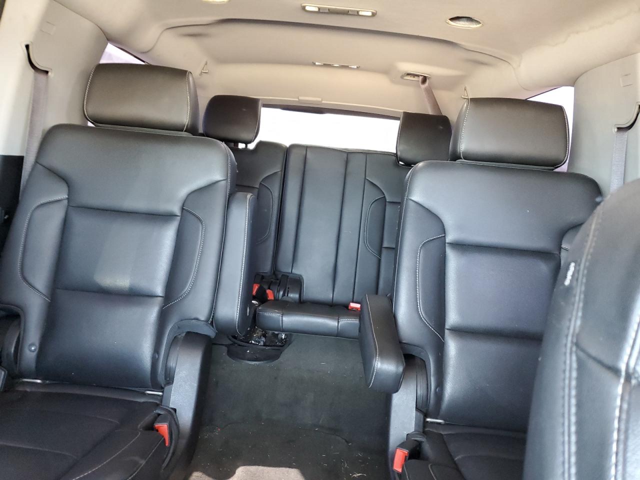 2015 Chevrolet Suburban - Image 10