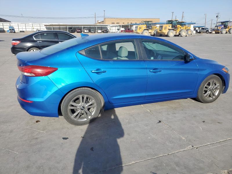  HYUNDAI ELANTRA 2017 Синий