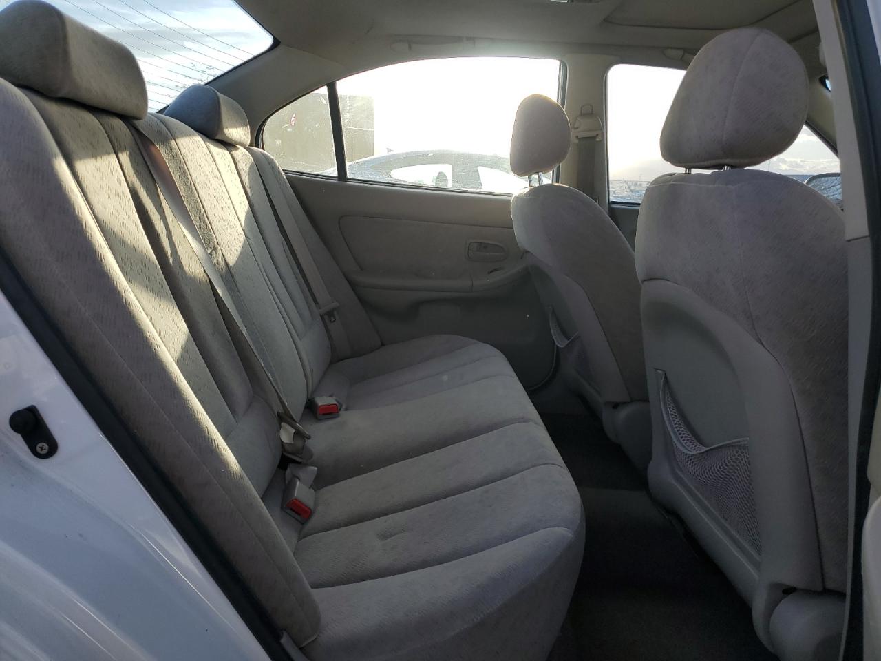 2006 Hyundai Elantra - Image 10