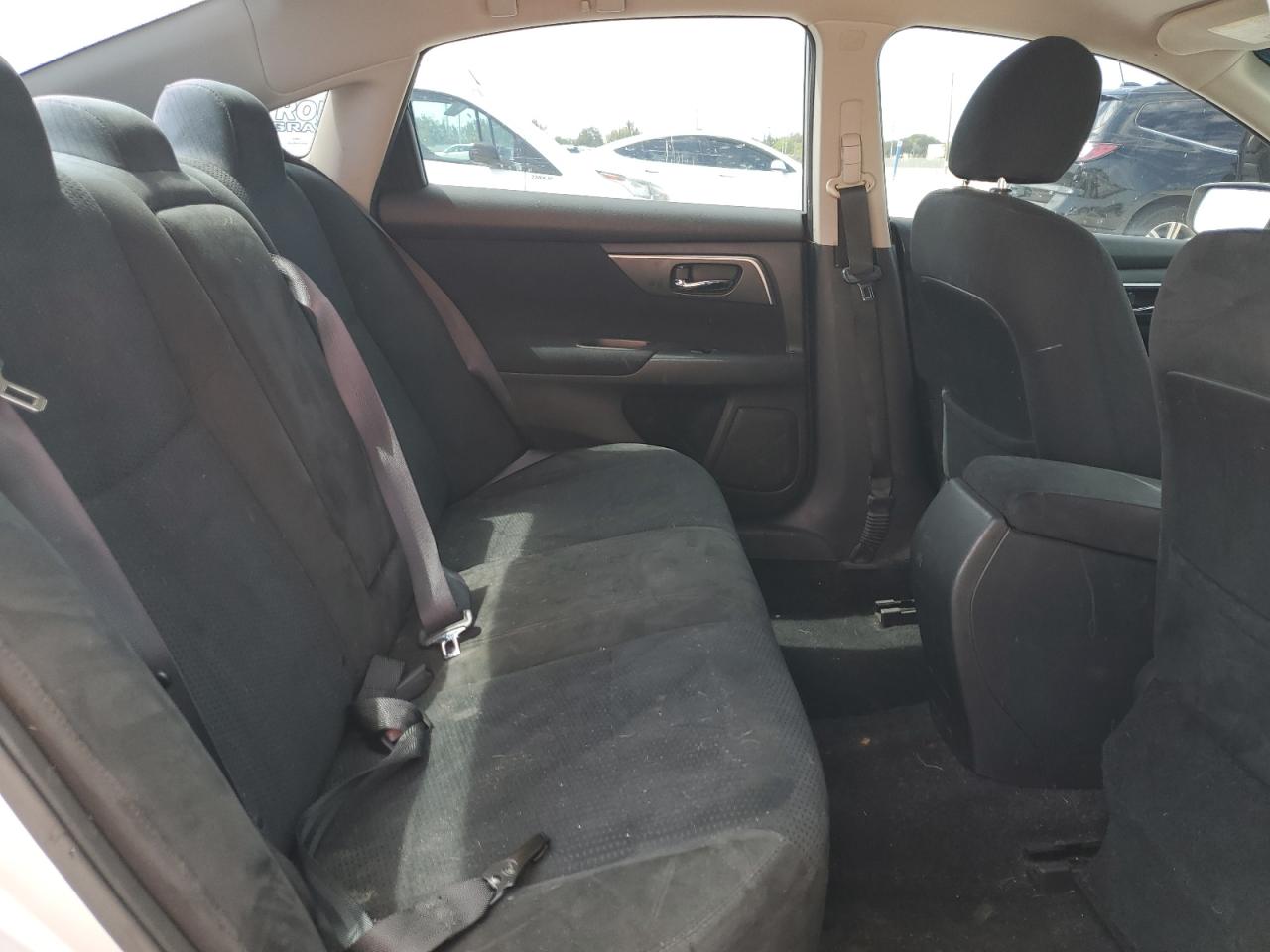 2015 Nissan Altima - Image 10