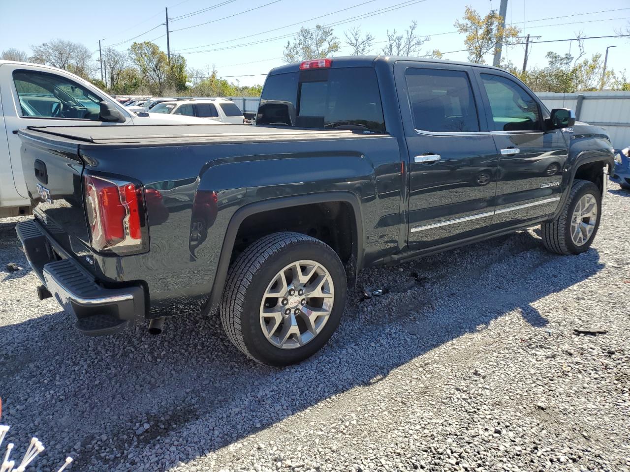 2018 GMC Sierra - Image 3