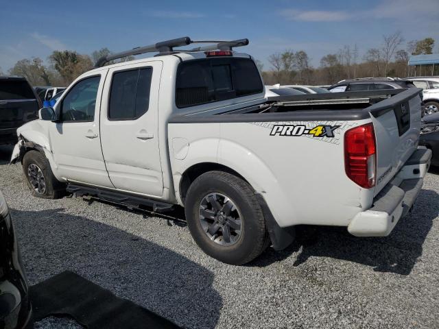 Пікапи NISSAN FRONTIER 2015 Білий