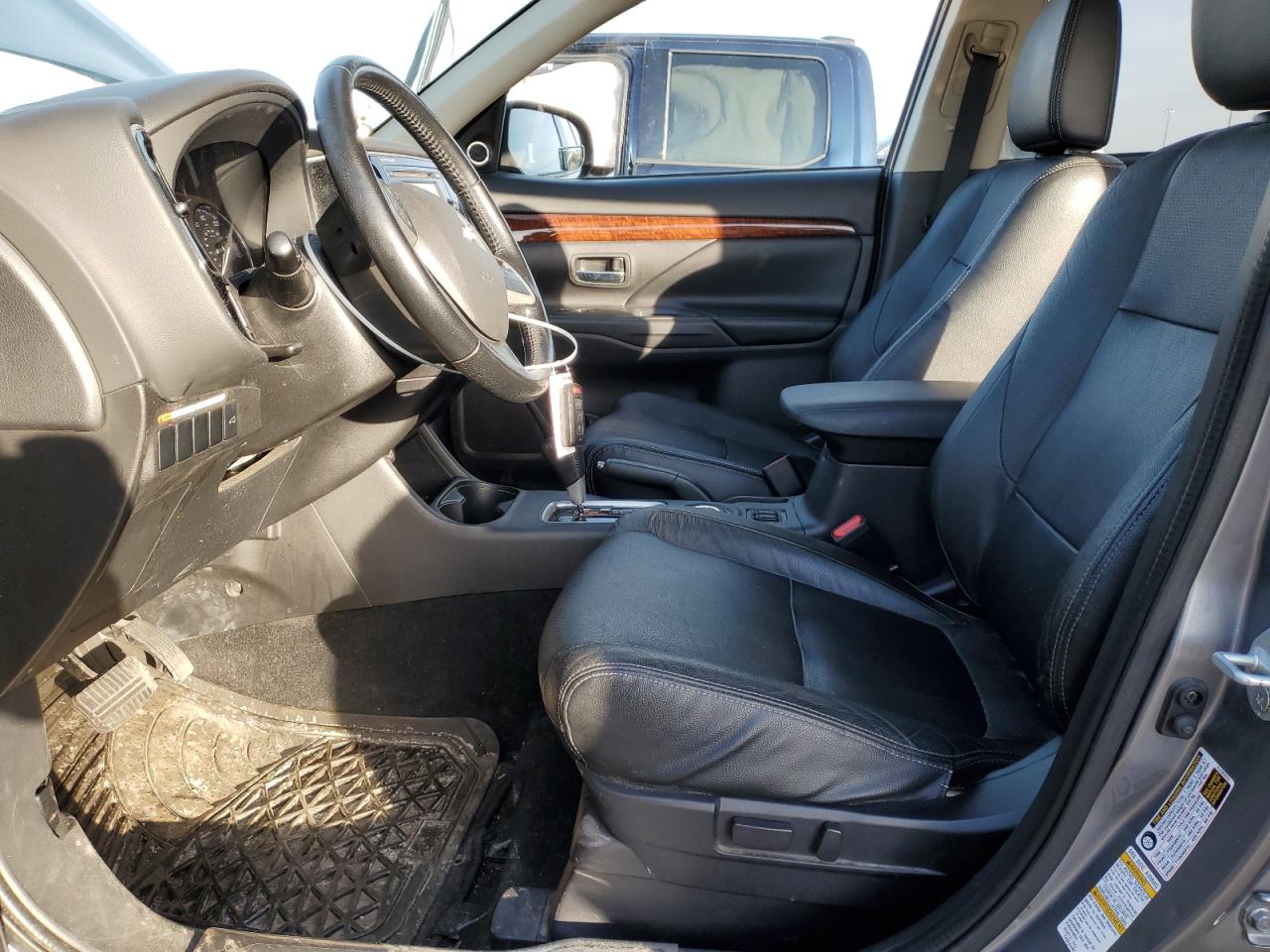 2015 Mitsubishi Outlander - Image 7