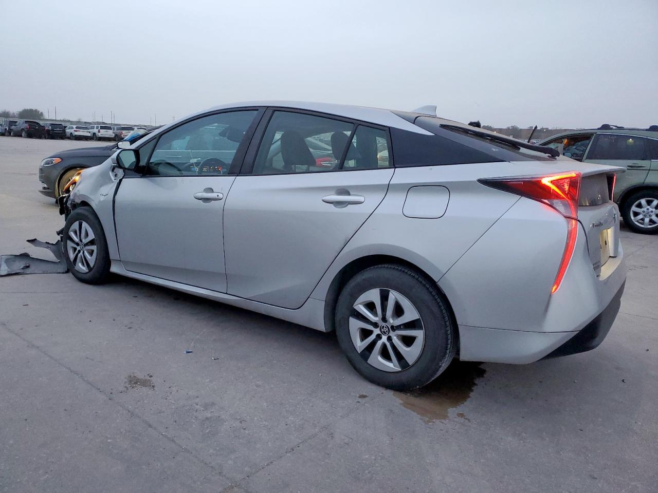 2016 Toyota Prius - Image 2