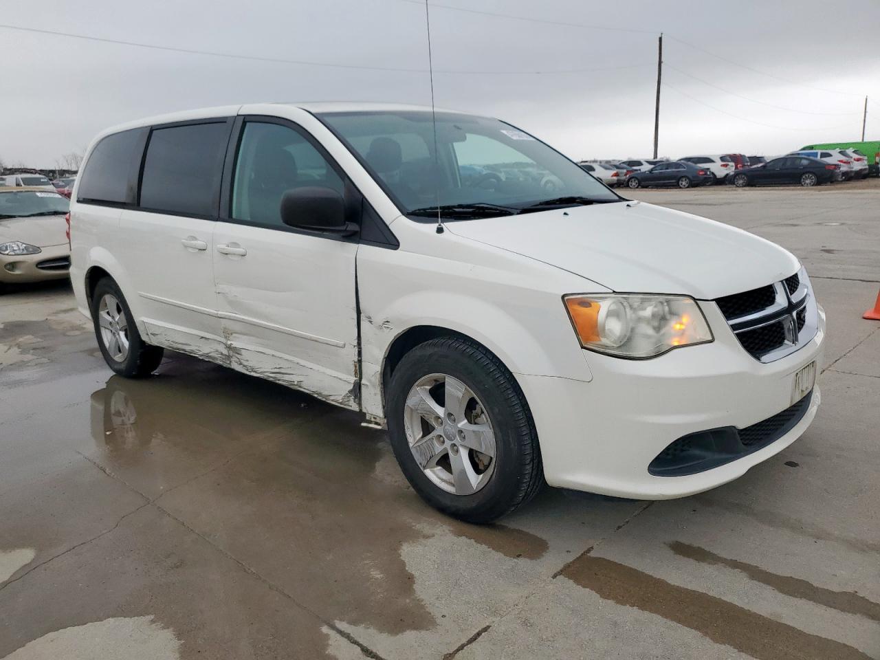 2013 Dodge Caravan - Image 4