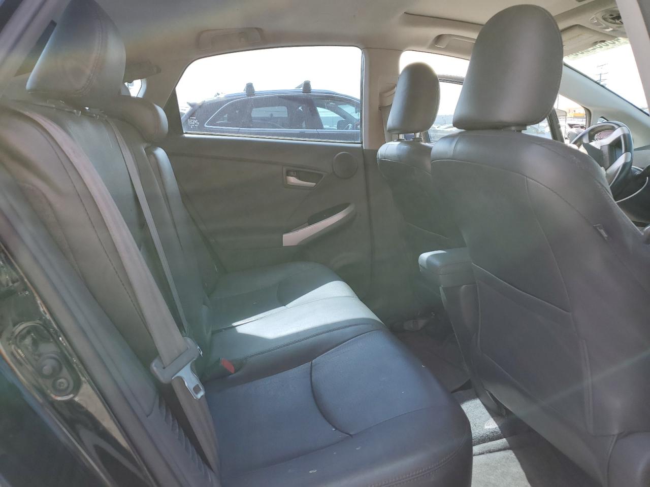 2010 Toyota Prius - Image 10