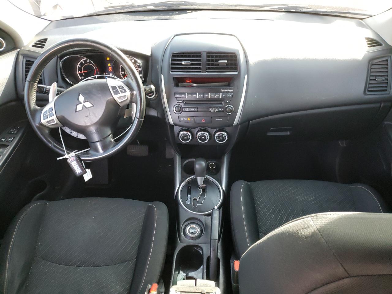 2013 Mitsubishi Outlander - Image 8