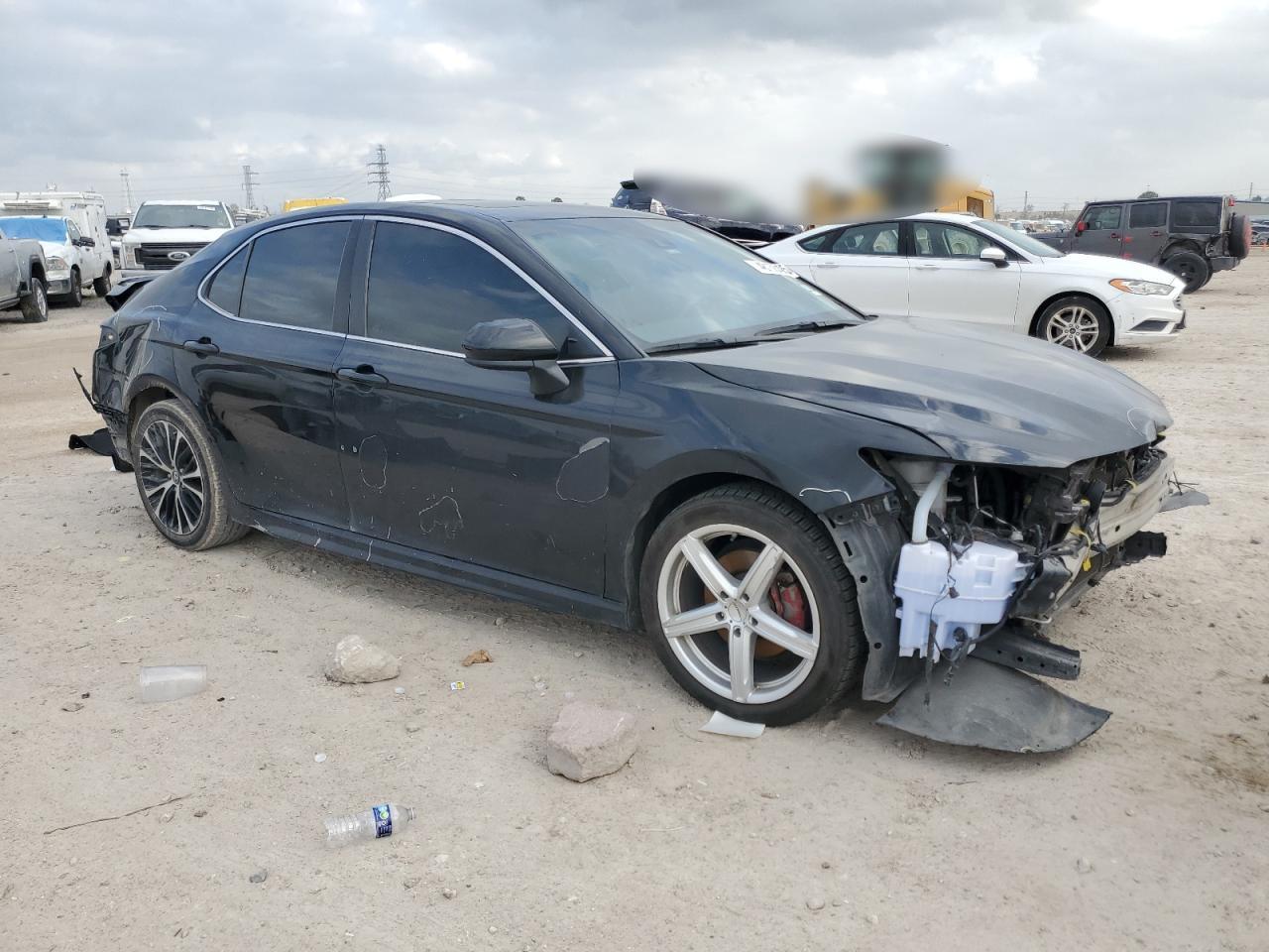 2018 Toyota Camry - Image 4