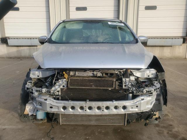 Parquets FORD ESCAPE 2017 Srebrny