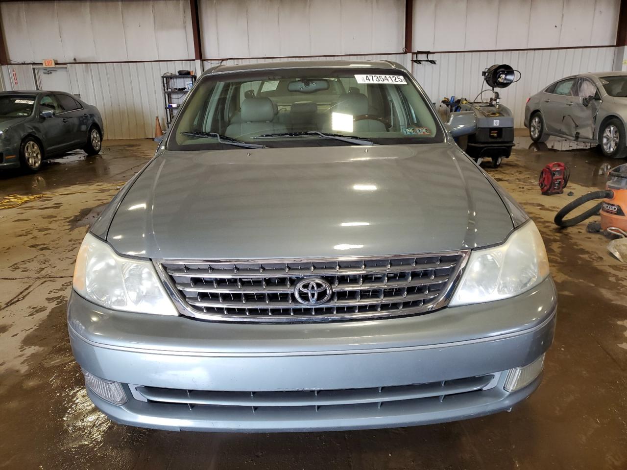 2004 Toyota Avalon - Image 5