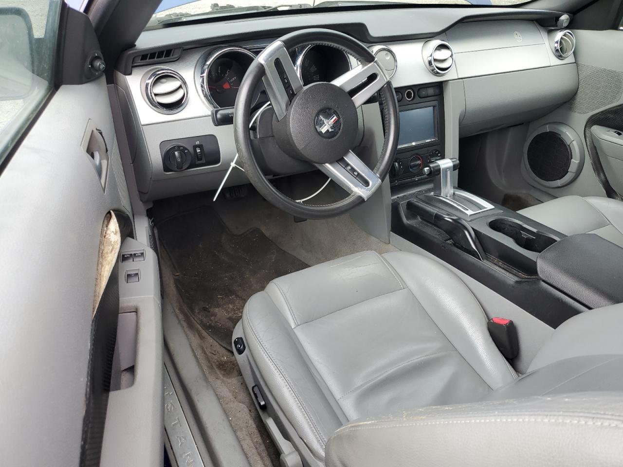 2005 Ford Mustang - Image 8