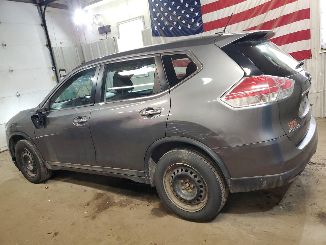2015 Nissan Rogue - Image 2