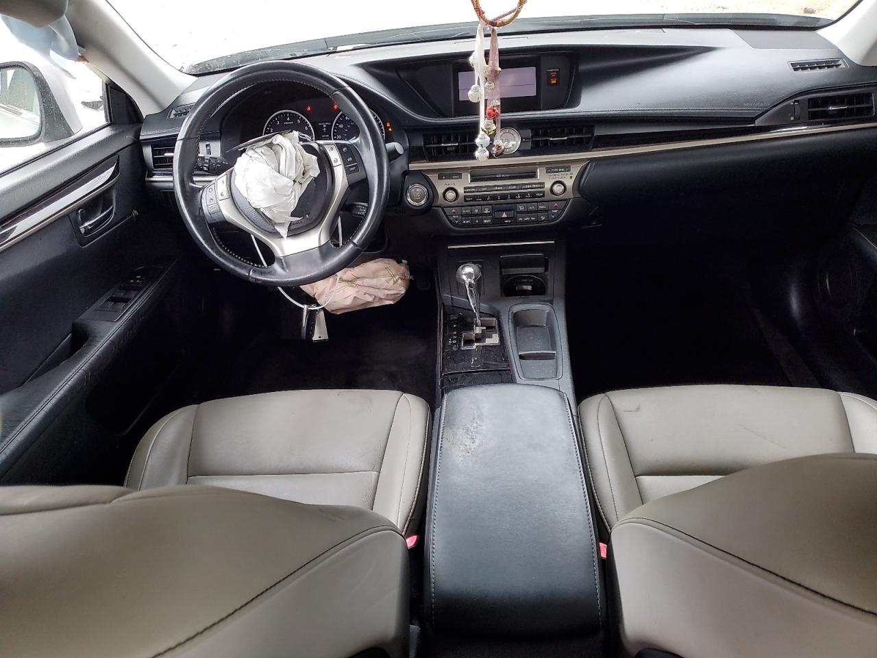2014 Lexus ES - Image 8