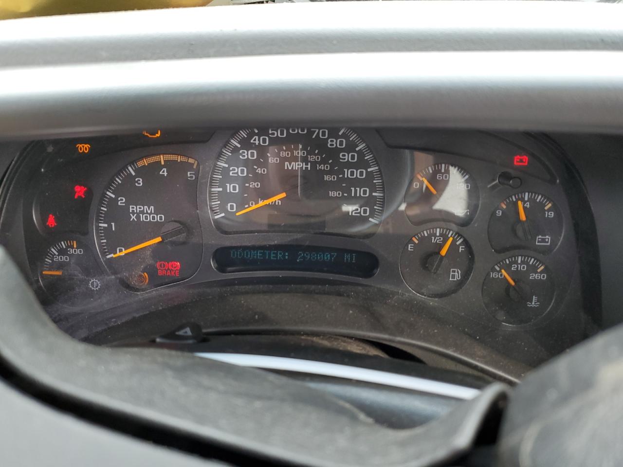 2005 Chevrolet Silverado - Image 9