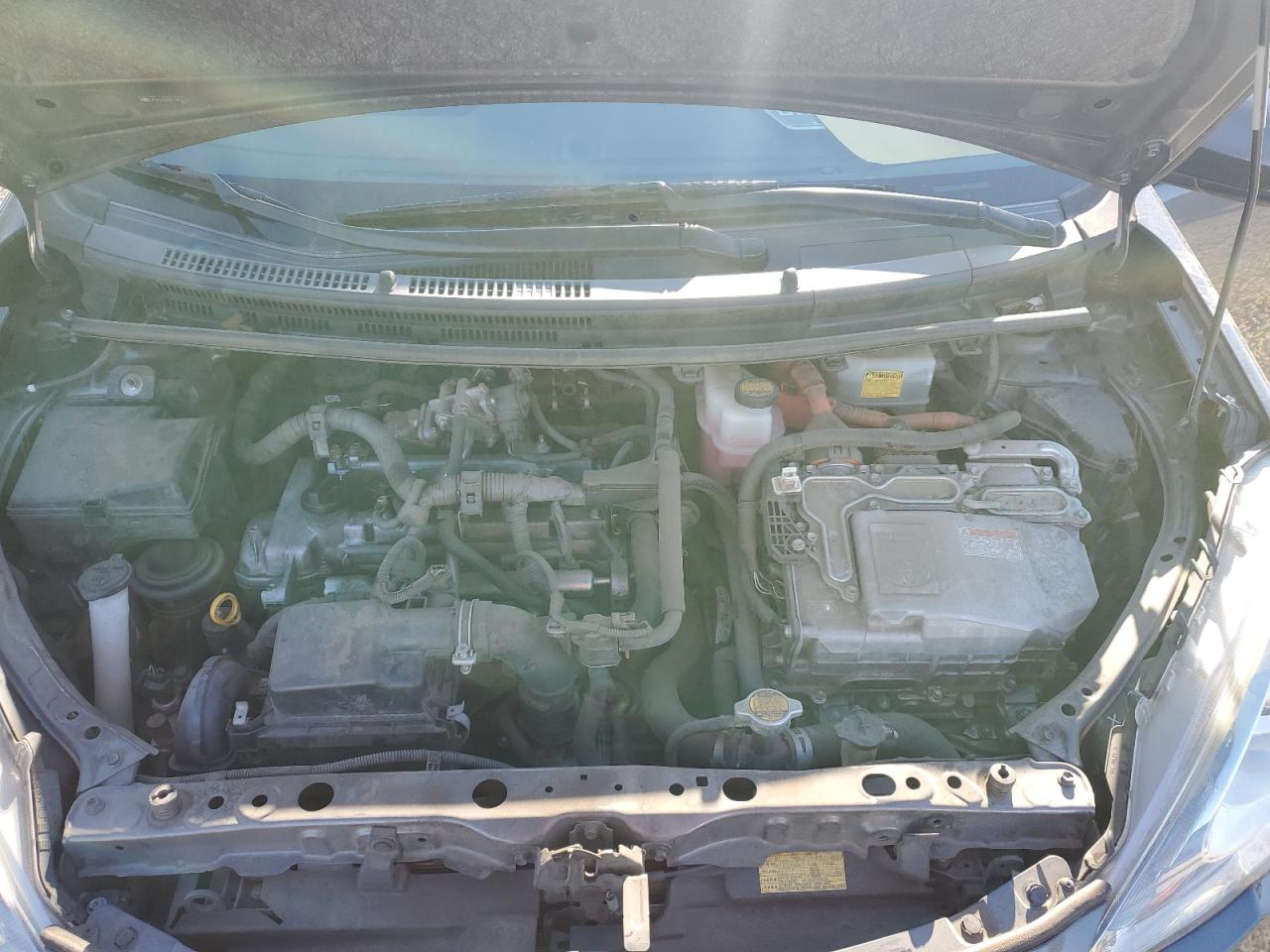 2015 Toyota Prius - Image 11