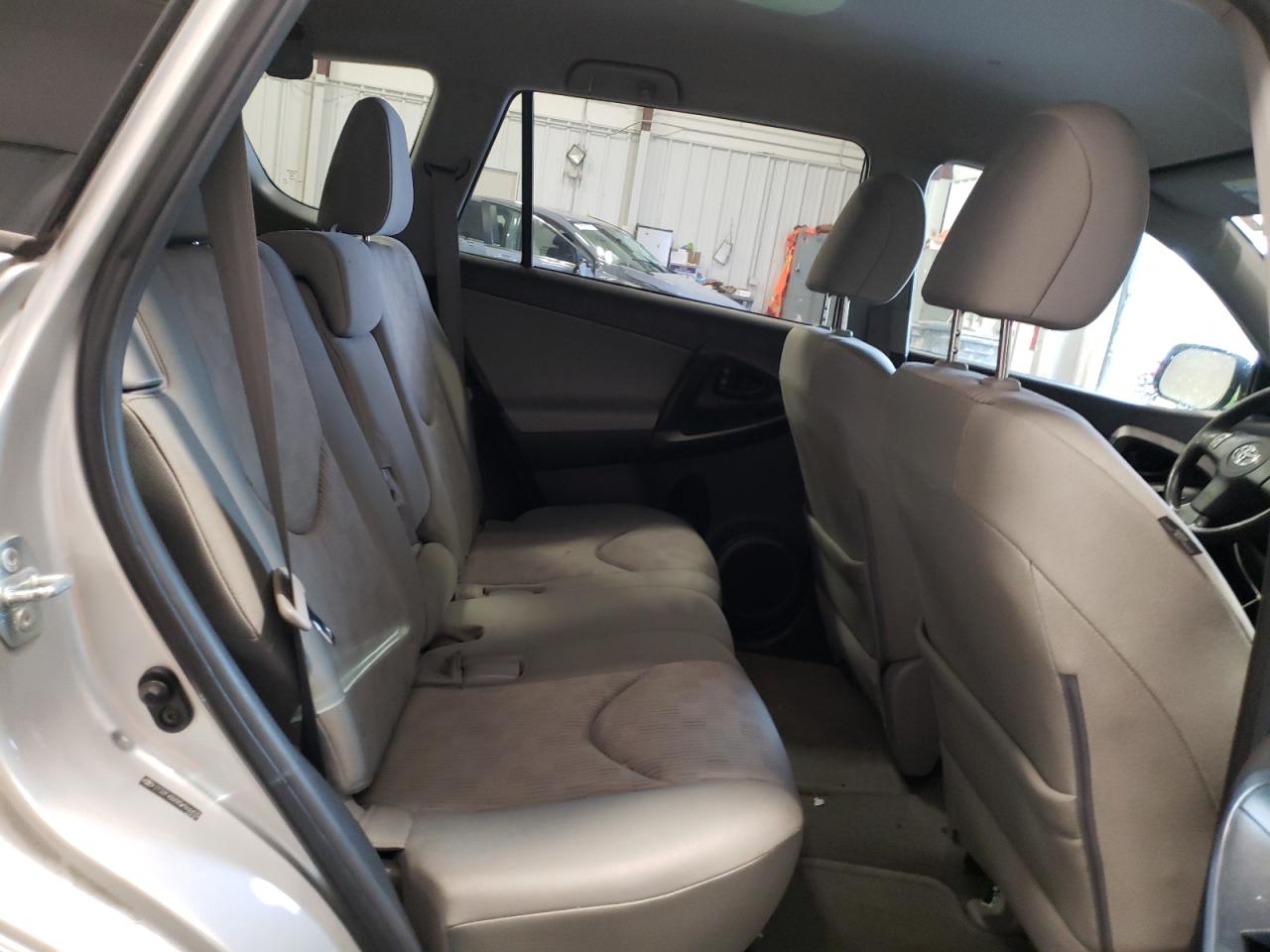 2012 Toyota RAV 4 - Image 12